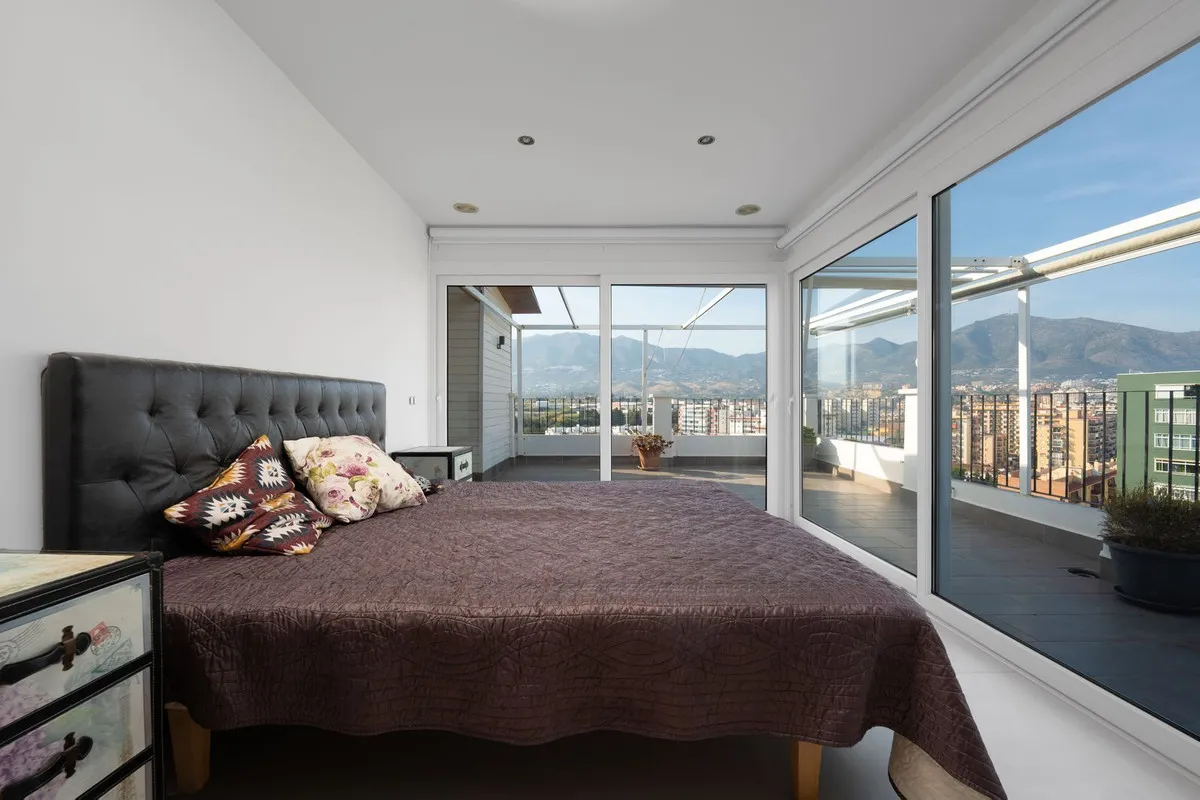 076478e3-1022-4481-9626-9fee1b709dc8