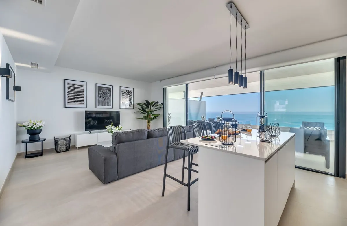 a4f69bd9-c0b8-4aa5-b3aa-695ee2931c25