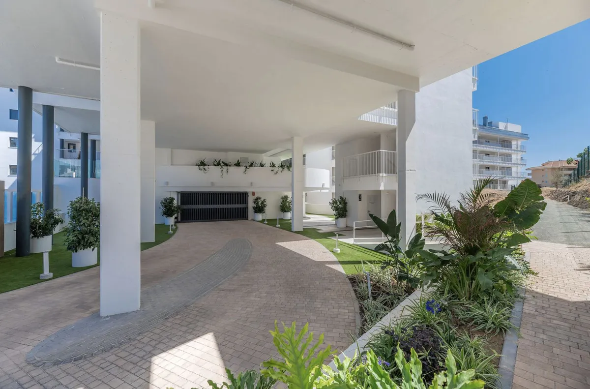 aabf9ac0-2b86-43d0-b32e-1f321303f4c4