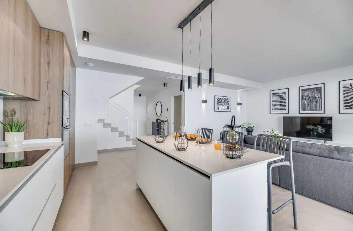 d308eaa0-9ff5-4401-92e8-fdb5f6363d96