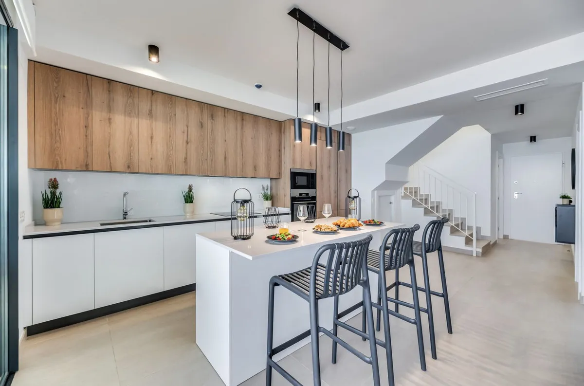 e43fc942-11b6-48da-8c65-cb99bf0e4a90