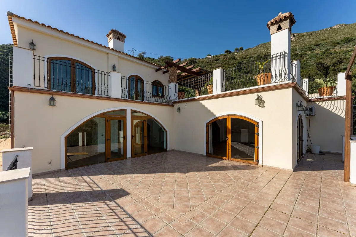 3e8ae7d9-20a6-4c48-8930-275bf4b33638