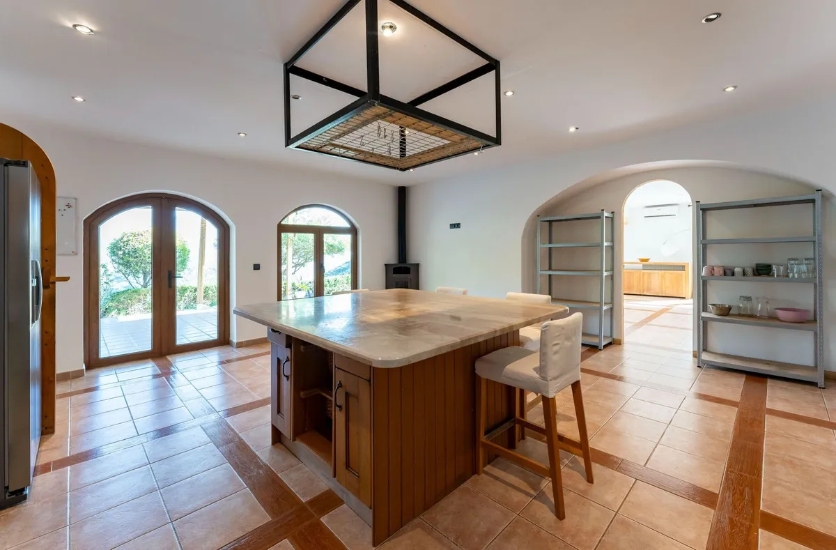 8cf5e1dc-d2b8-4c5b-b425-9915a0f4dc85