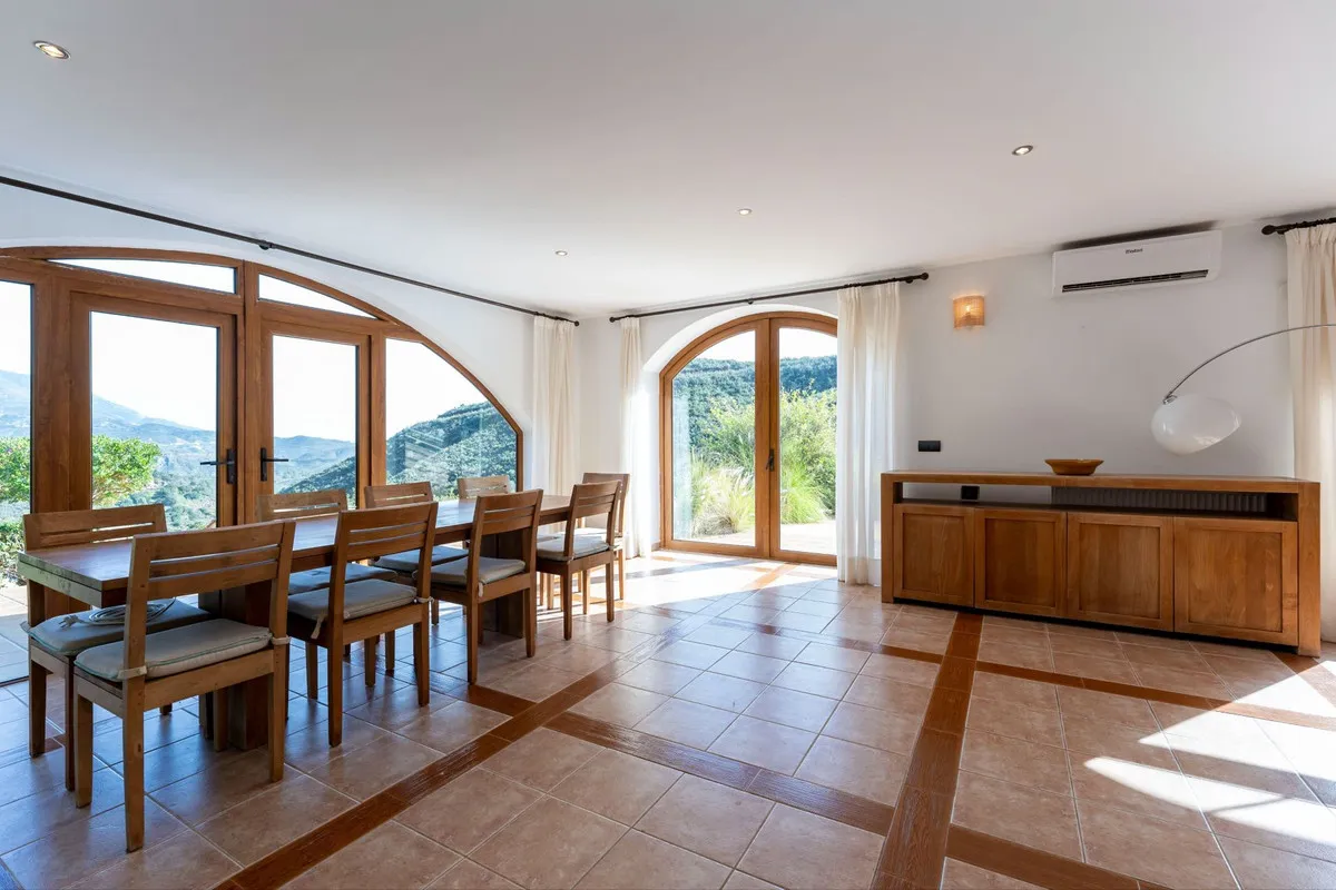 a1e3f912-3124-4fd0-bfe4-8ed05cc57367