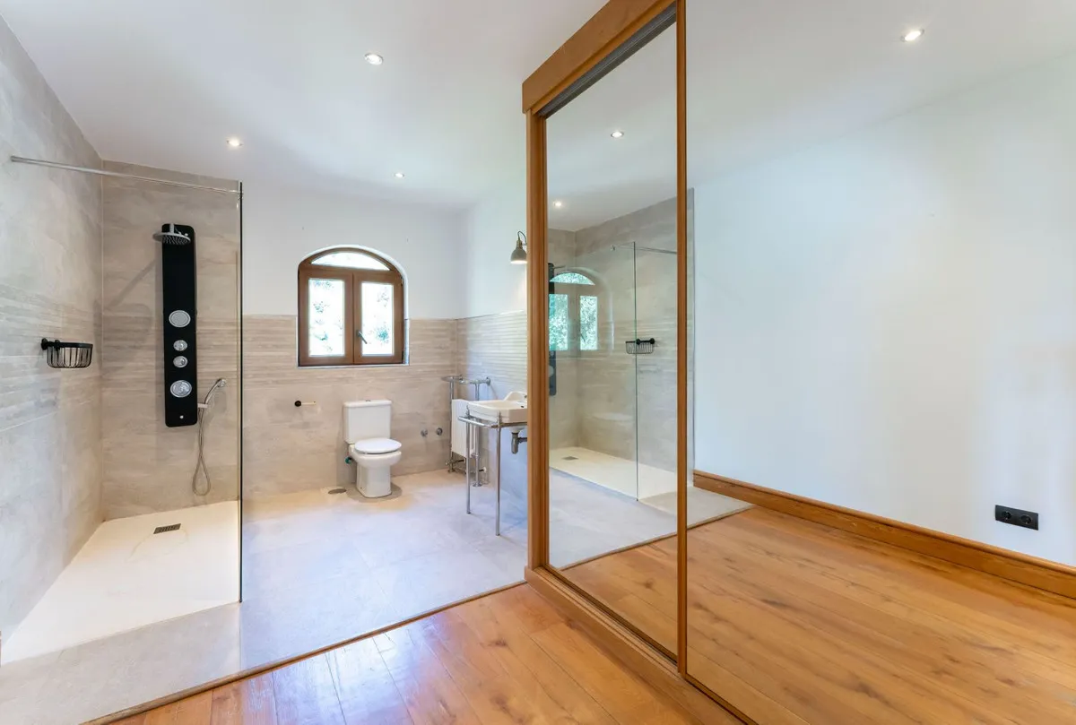 c826a472-f90b-45ff-b8c0-96712f7c9b0f