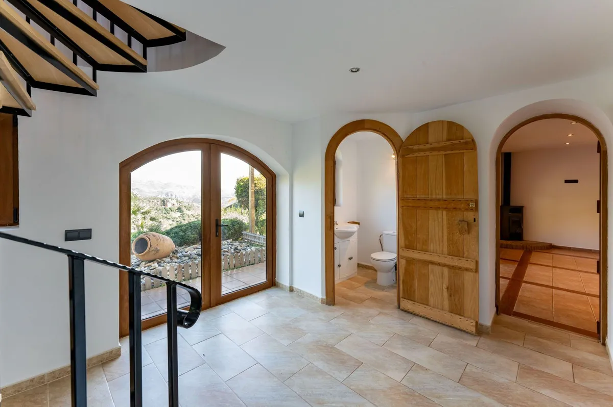 cbd521d5-0ca6-49c4-a3f2-56ee12ef7d21