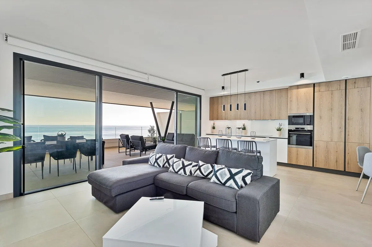 c8d986ce-4af9-49d2-b9e1-a8bf7dd5467a