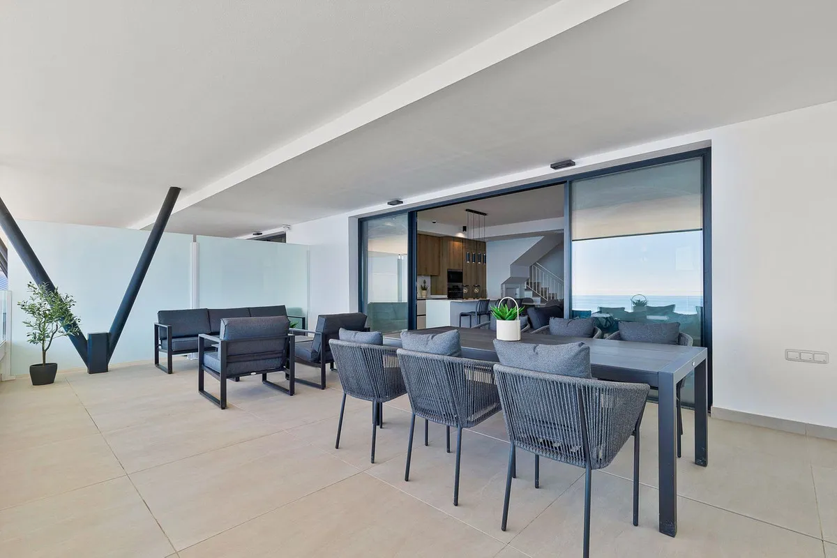 f339804e-2334-4bcc-9eb5-6357fa0e8e13