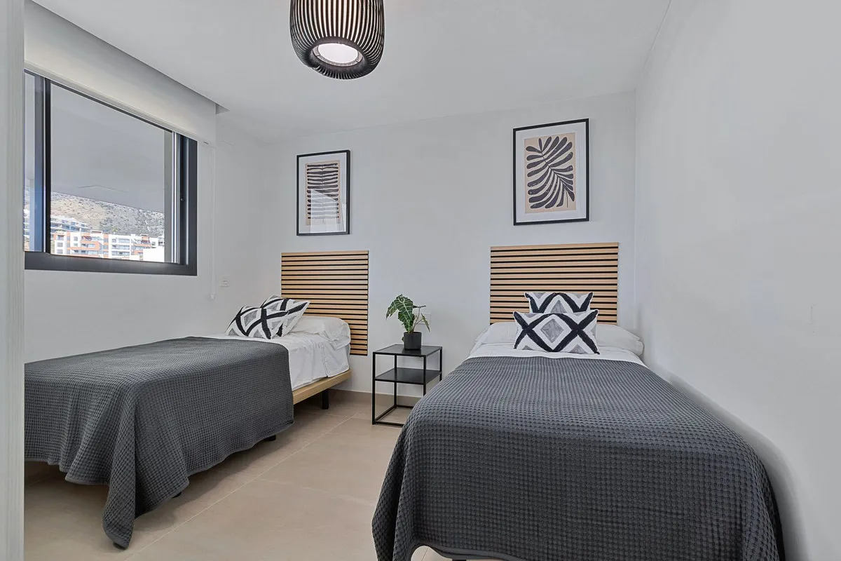 feb971e7-96b9-46c2-bc40-5b4e6cc29181