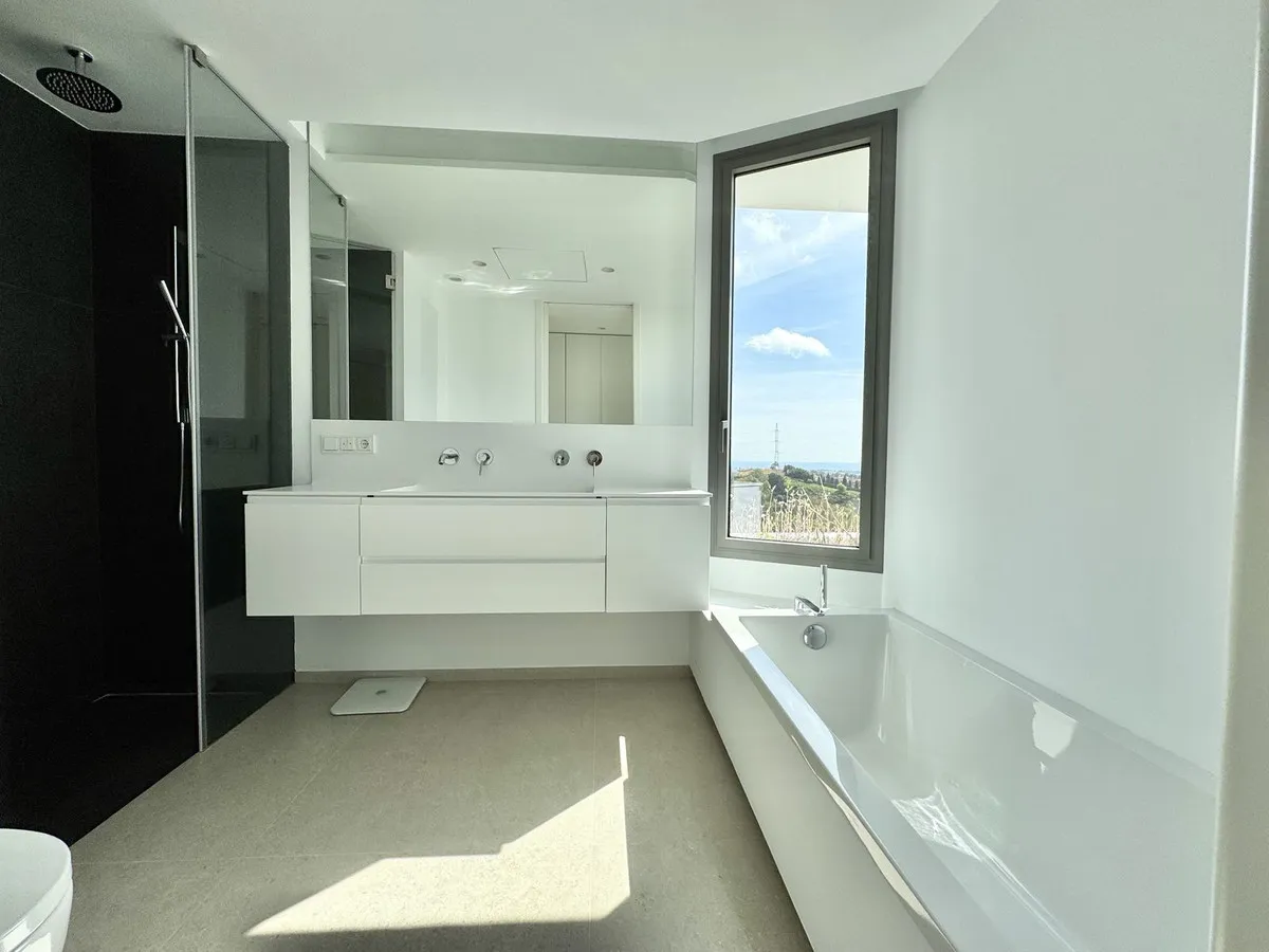 b74b1dae-b2ac-439f-836a-fd3a96085472