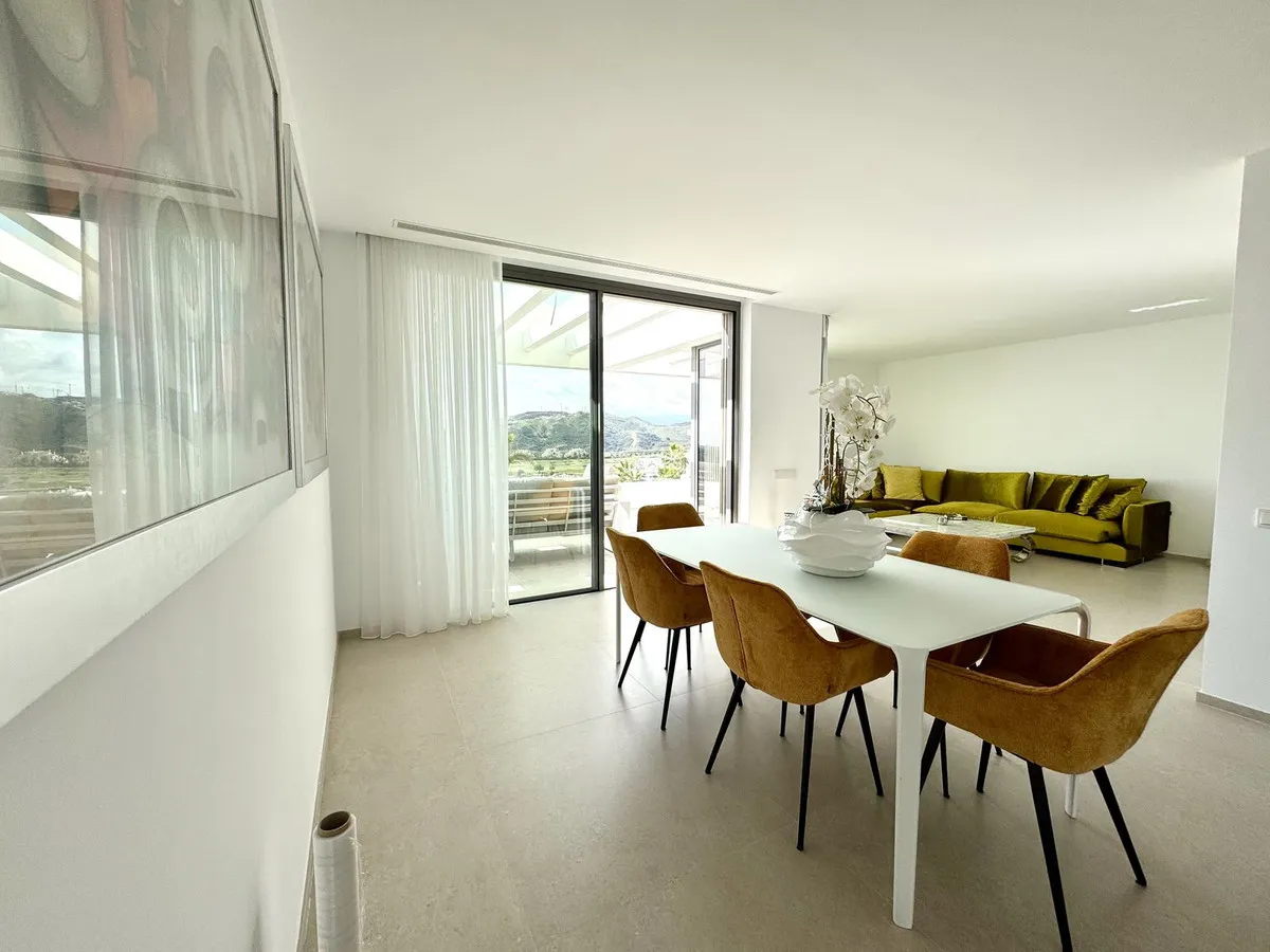 d9bf52e7-c7a8-47f2-8536-9414159b14c7