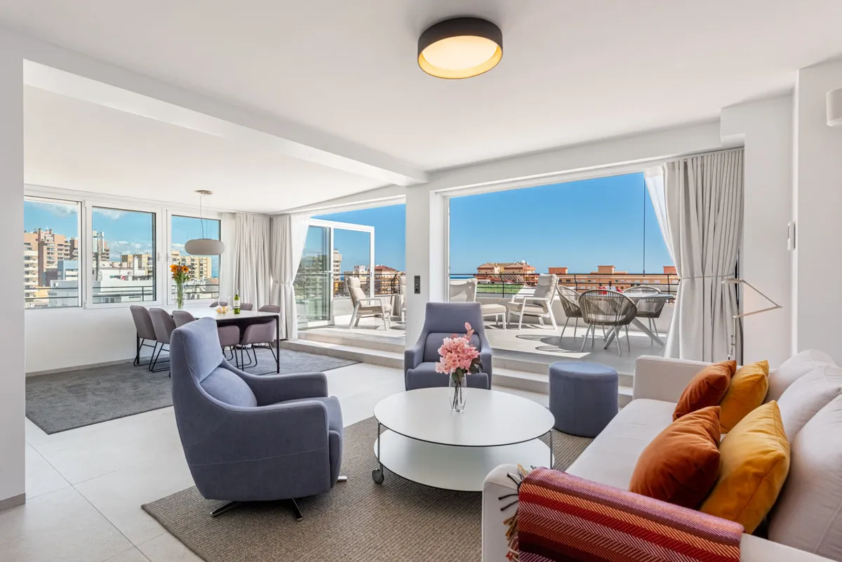 d856b8ca-34e3-4d88-8abe-b9fd8d2899d8