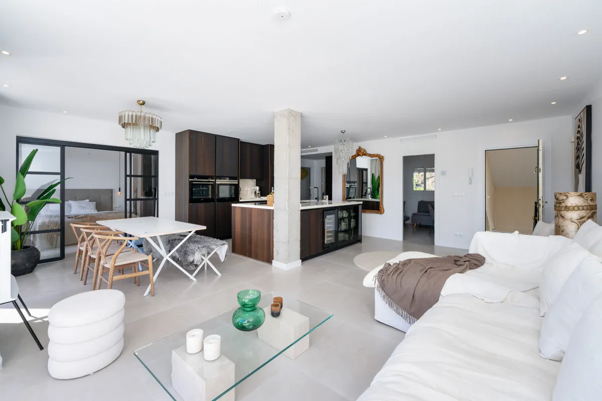 2ae8f33f-0363-4ba1-95e0-42042dc53cb7