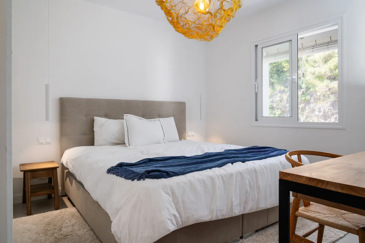 5cf4eb8b-5b74-4999-93f3-d234c0481e01