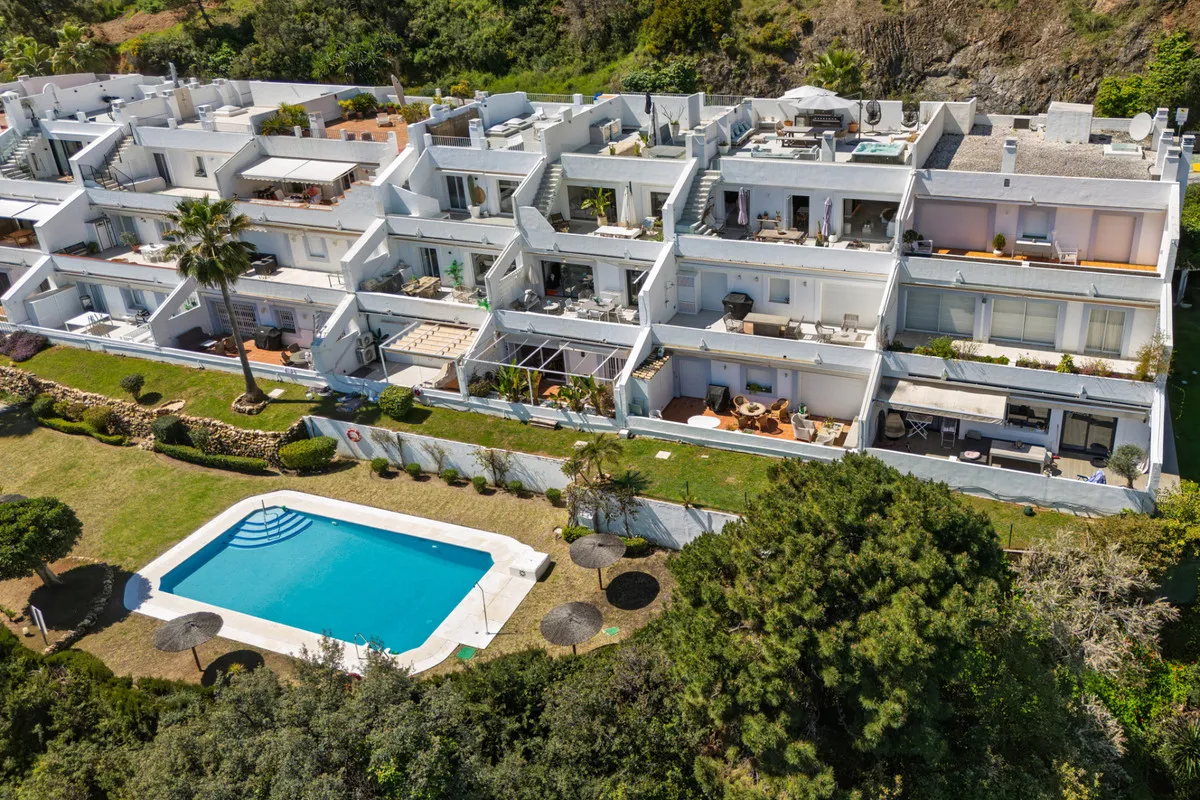 7f0e8de3-89b3-4032-876a-9f16fe76835c