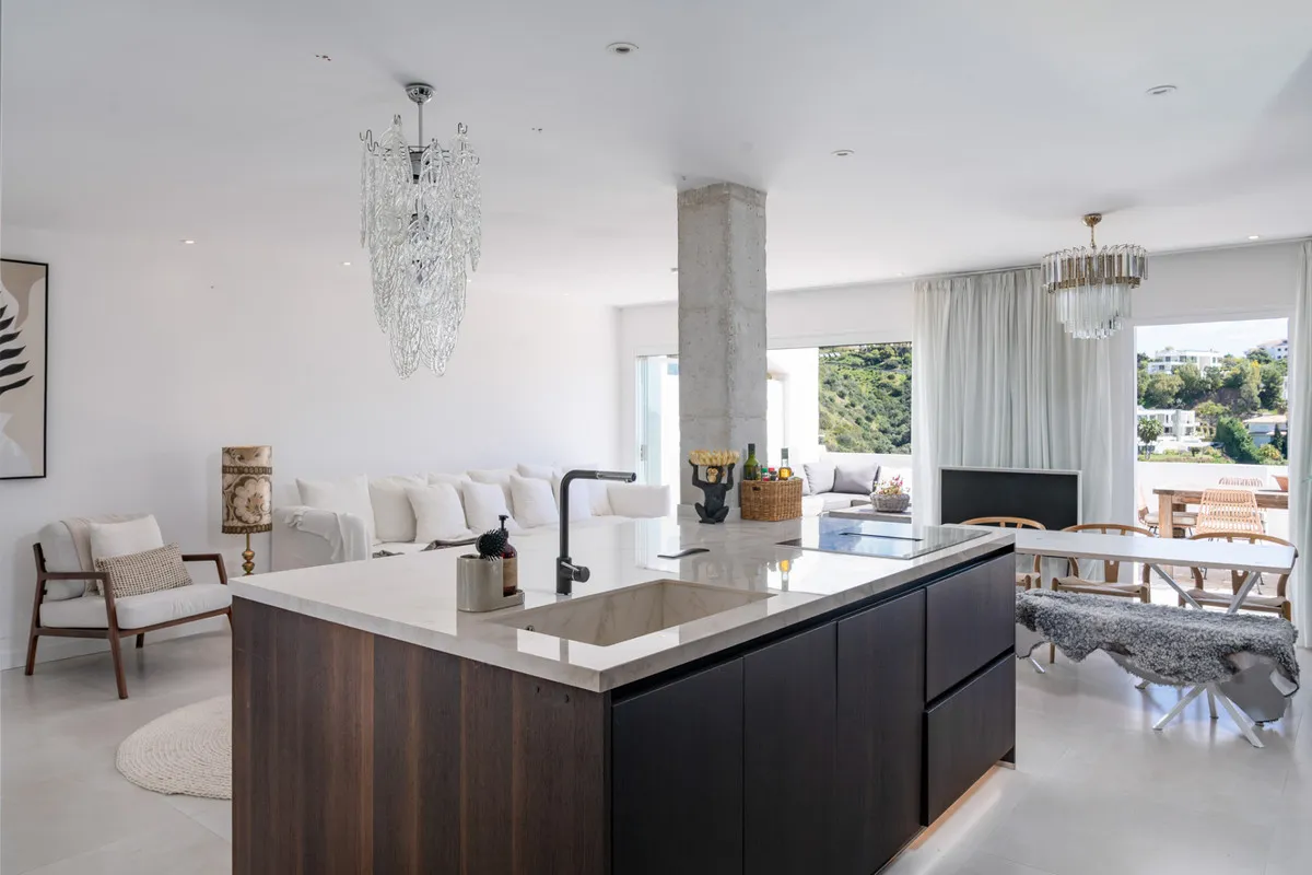 a35fda54-49e5-4e17-abcc-38e3984c0026