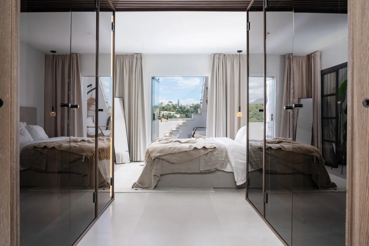 db84cd3a-9580-438d-8939-8d1677453ac1