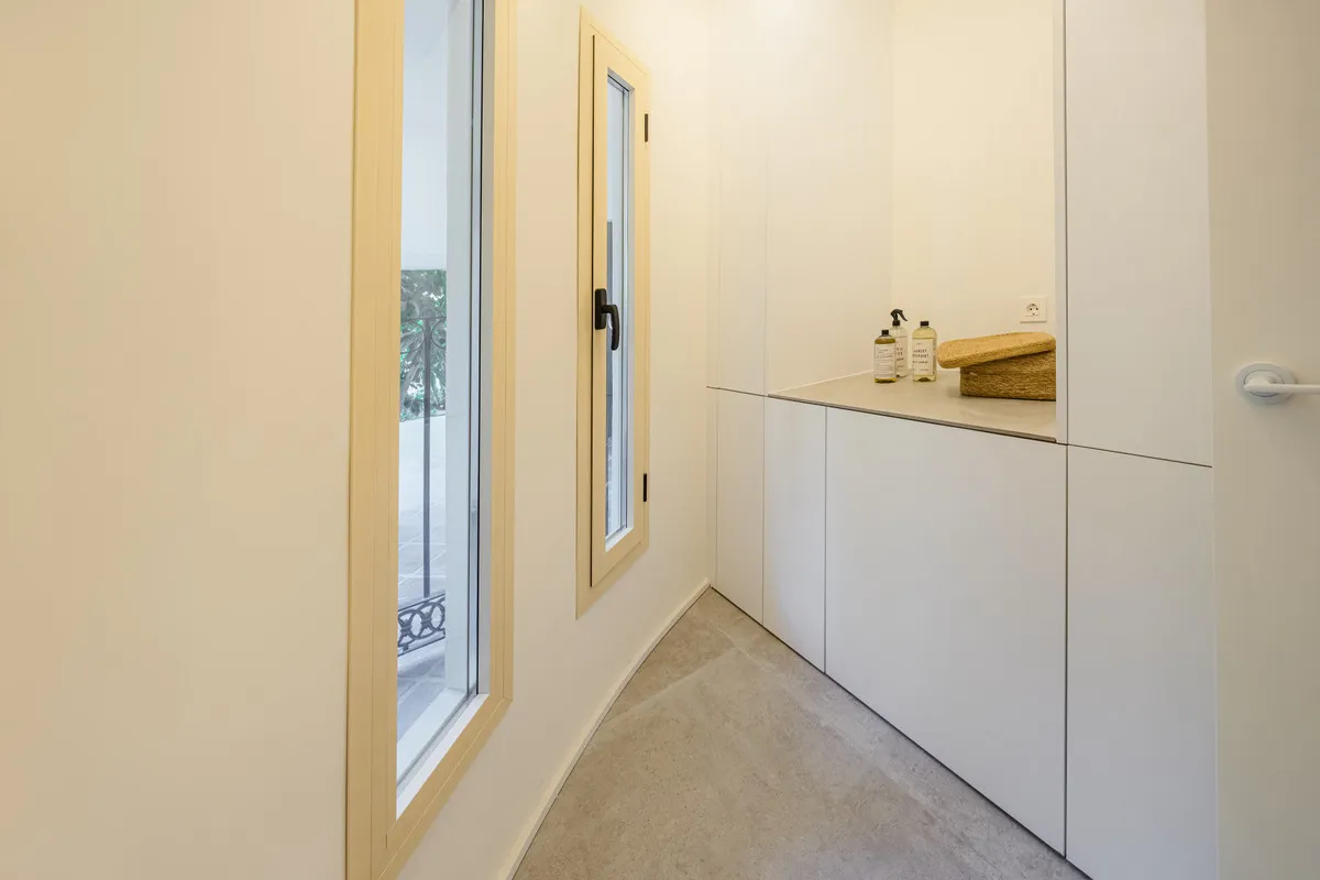 d8c9be1f-1c9a-4c44-b93c-f8e712f97737