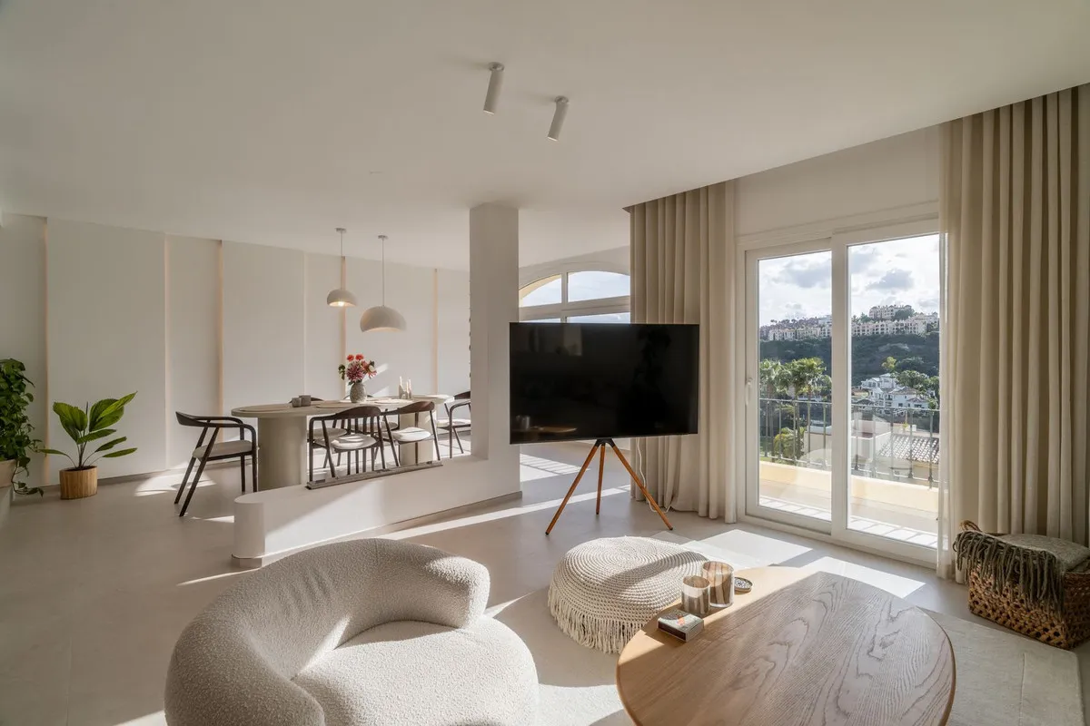 454ec4d7-901b-42d3-ac24-4344093c4750