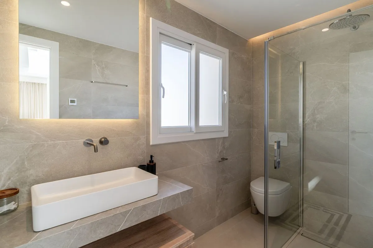 7b85cc76-0deb-4f8e-93e3-3adcb87d8903