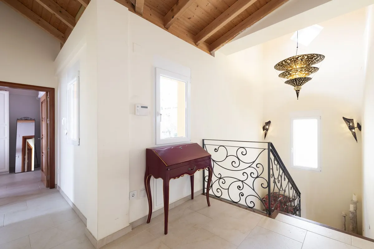 04a35aed-3b7c-4d74-8eca-d5309e983357