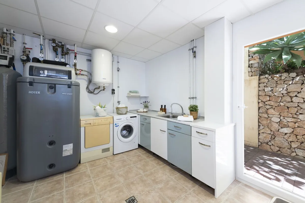 4a09ceee-2dfc-47d2-a196-cf35d2f2feba