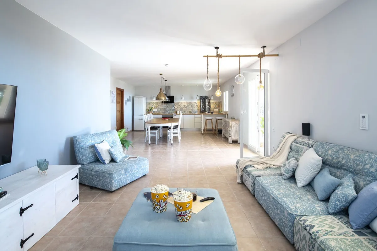 74cd9dc4-87e7-483f-af46-fd7a3b14402f