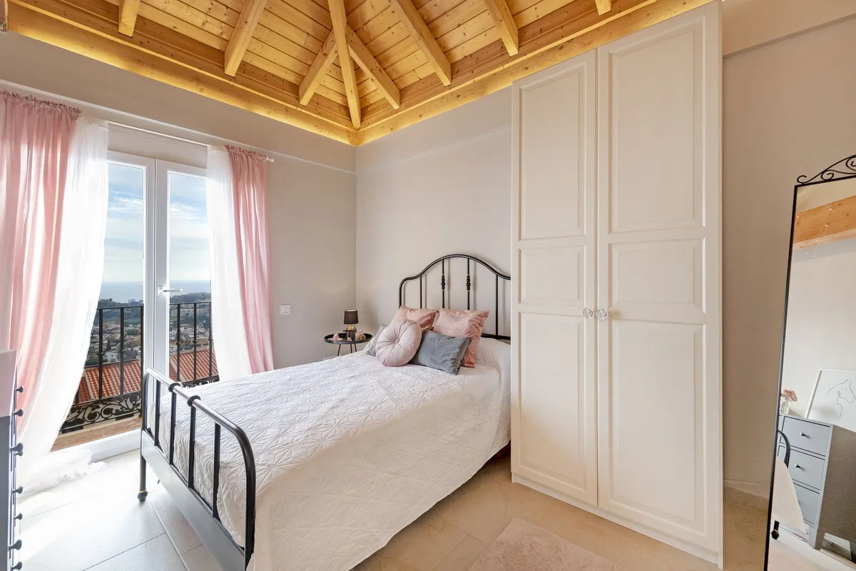 be4ffe66-35d2-46d1-8f8a-8c5a4750ac65