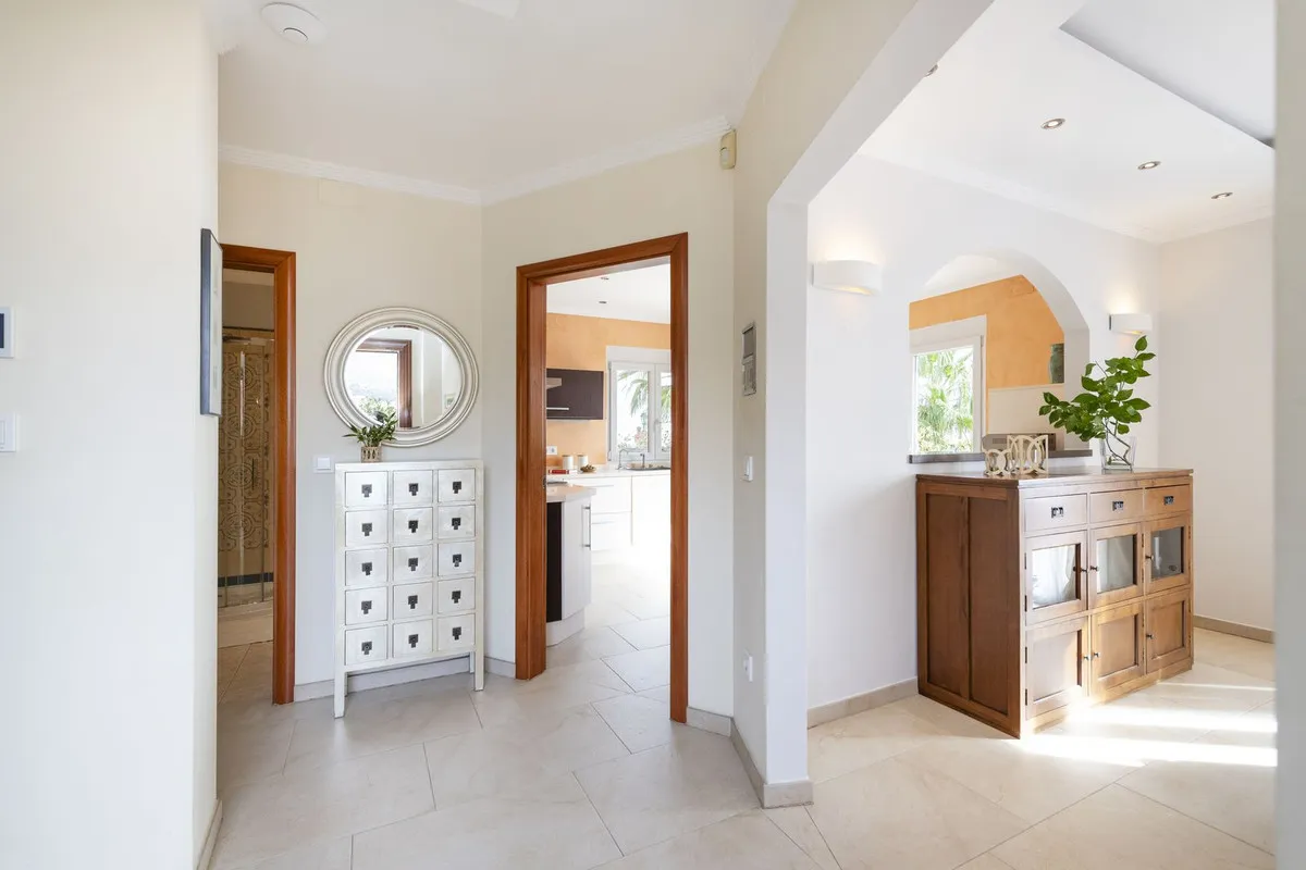 f2e9a20b-40c9-457b-96a4-7d5a1b108882