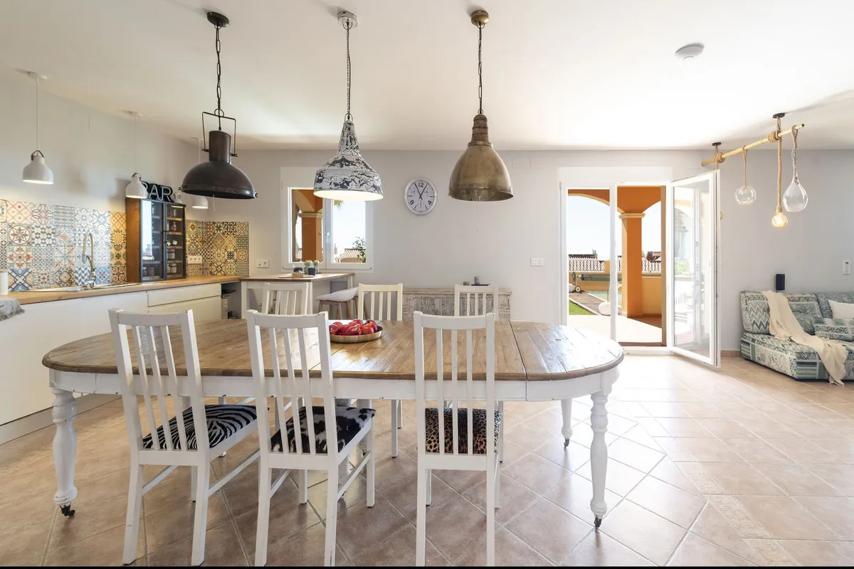 f3cc4f02-f583-4951-830a-06c6248be5a2