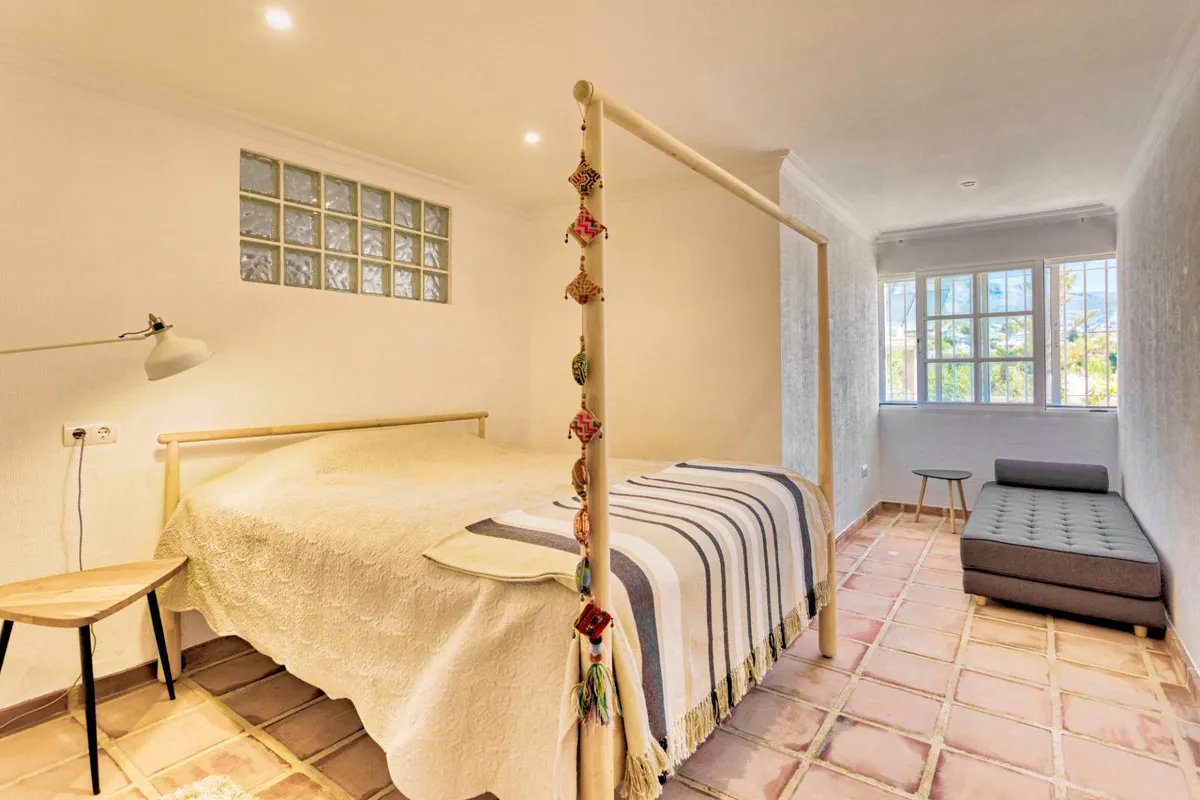 4edda11a-f6b5-4e76-b758-474069d7c81f