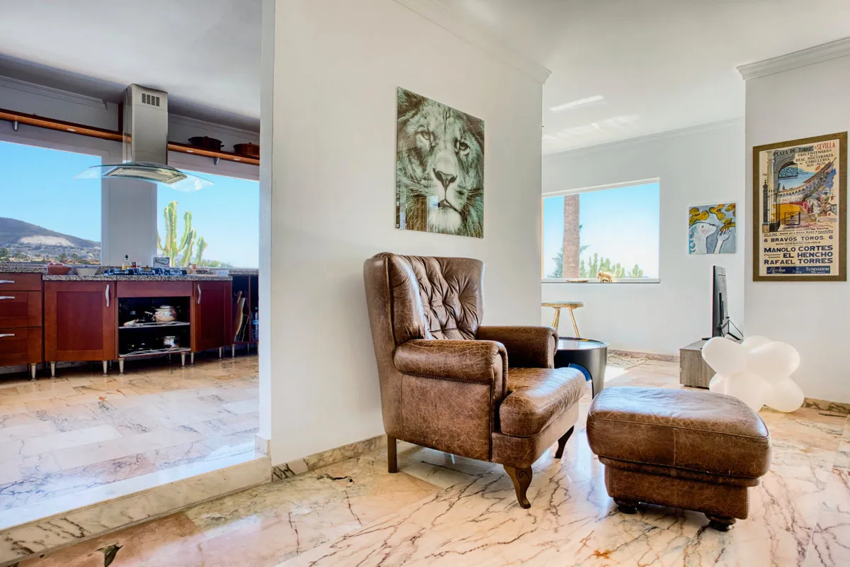 8e2f939d-89b9-46f0-bf78-22fa09775143