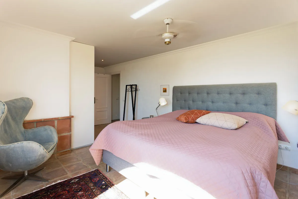 a9d28ff4-12fb-4616-b12f-83327da7dfb0