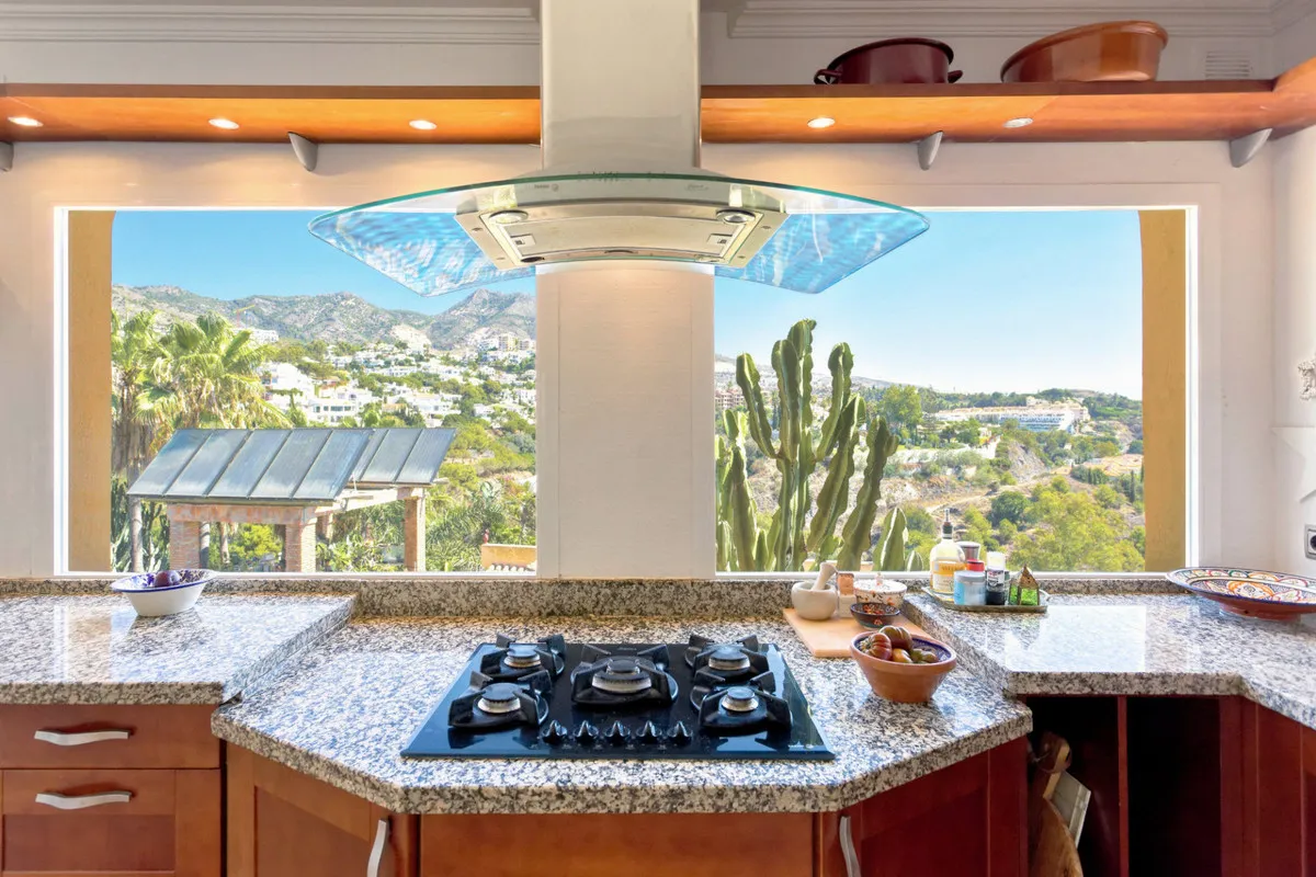 ba5c704f-3118-4a6d-a9fc-45def9e2d19b