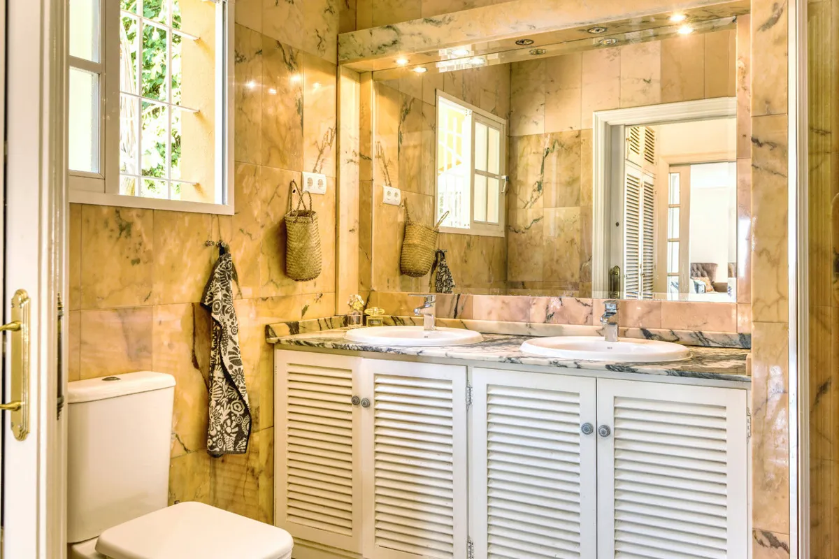 d879703f-141f-4f5a-a73e-36cdcbcc9f6d