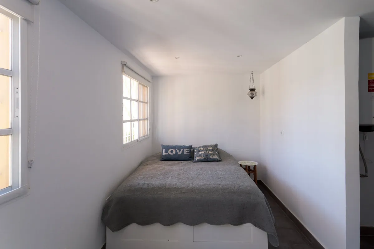 ea4c73fc-4d57-444e-bb2b-31613eef18d6