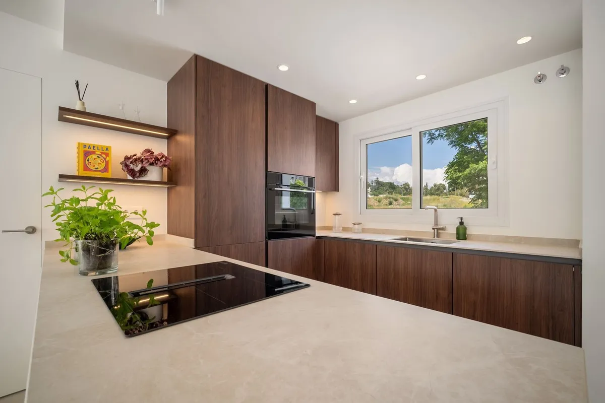 328261b0-3b61-4c2d-abba-a33088856298