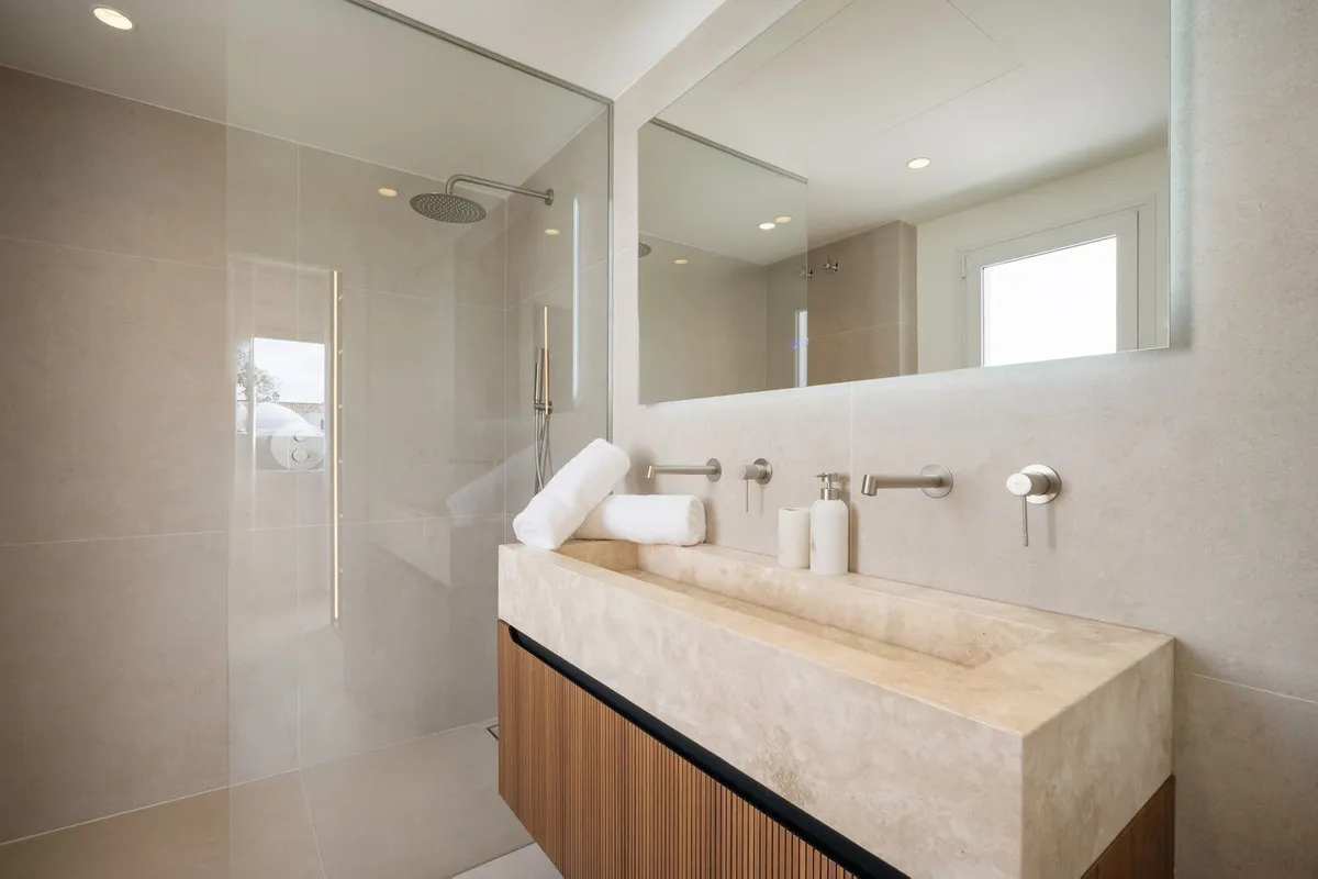 52d6032d-8638-447d-a058-7416b0296cfe