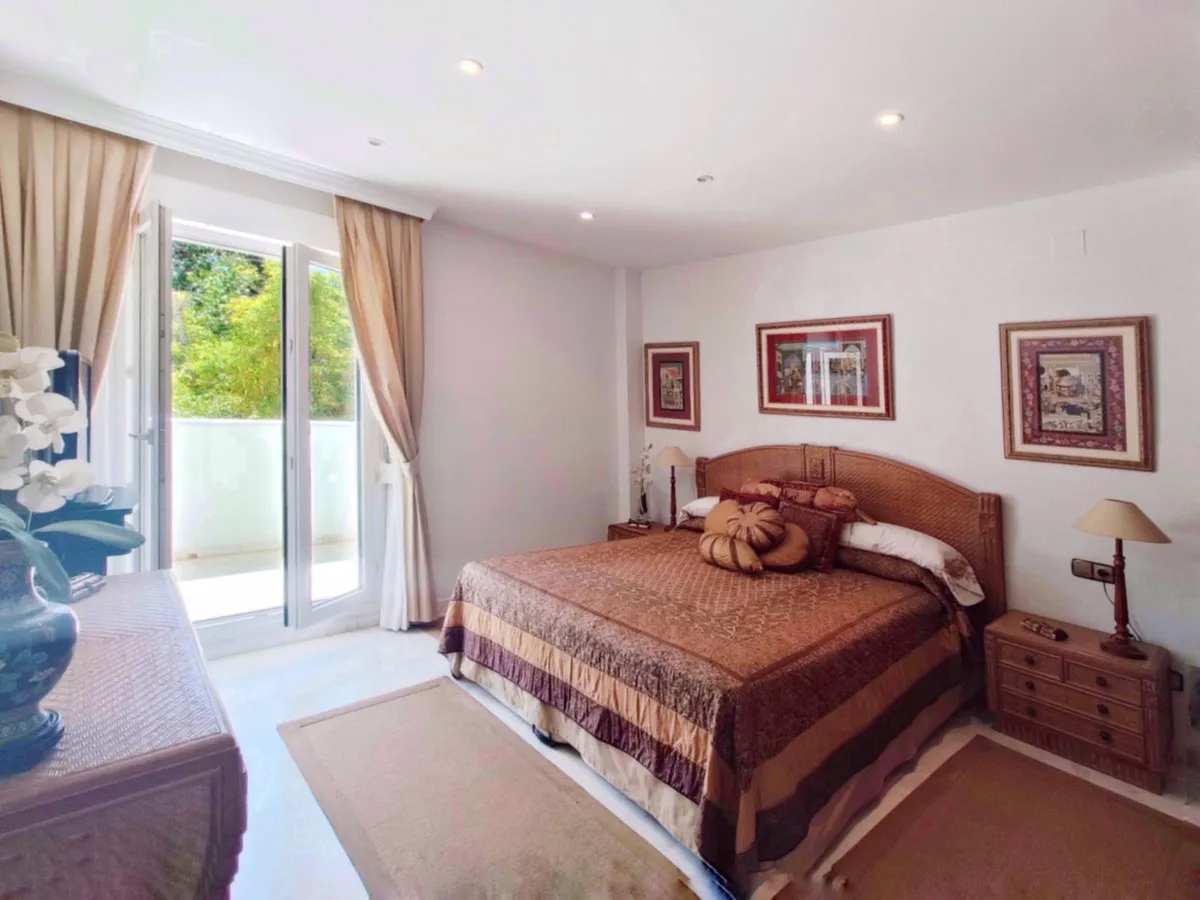 165caa7f-fb94-4eeb-9a80-dd3ac7519bba