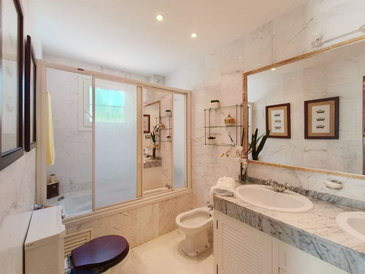 74bfee8f-810b-4ae5-831b-0c8870216324