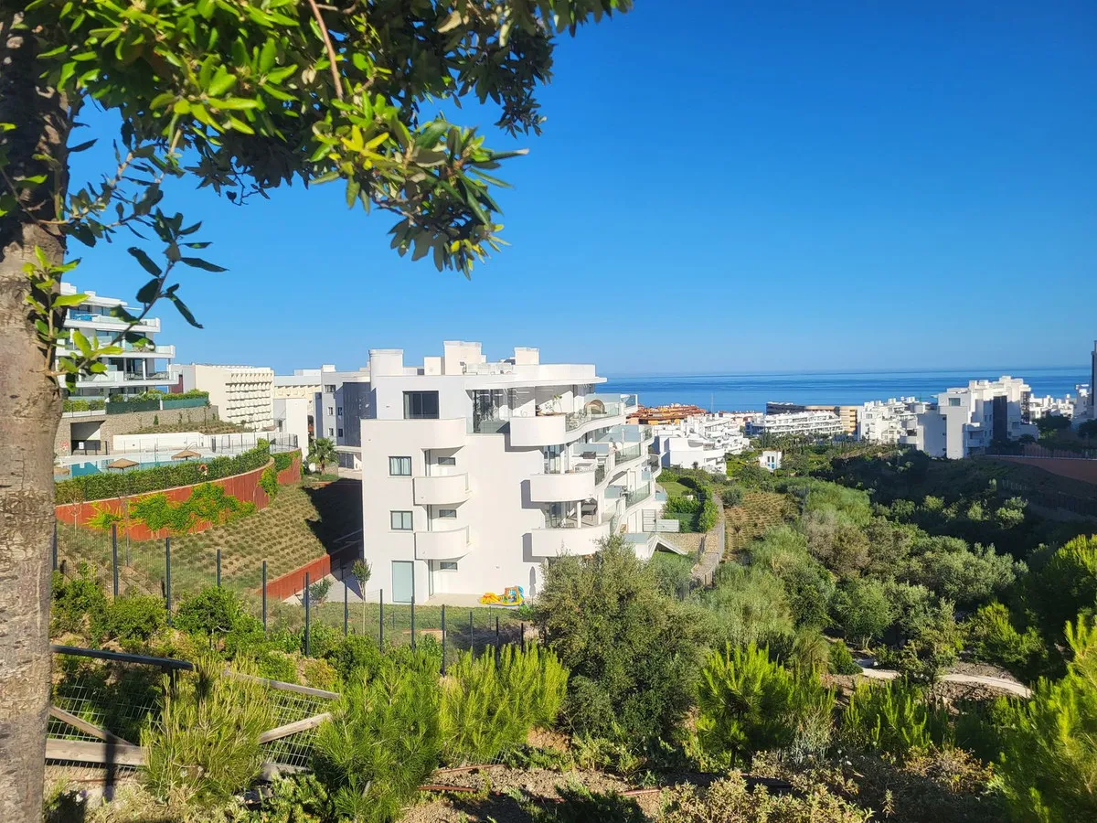 6cf951bc-940b-42ce-a7f6-3df73b448a04