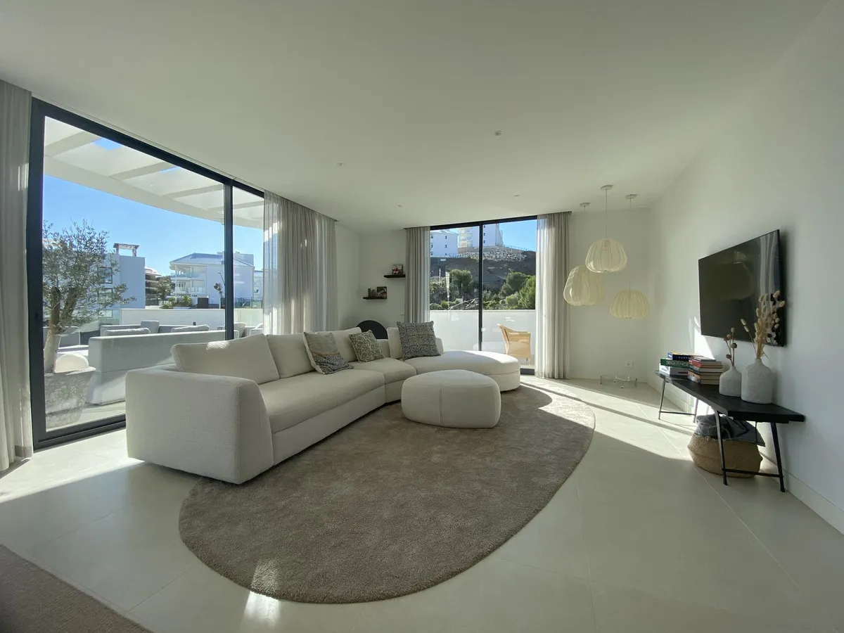 a3817a06-06cf-4a57-99a5-b6e6554ac014