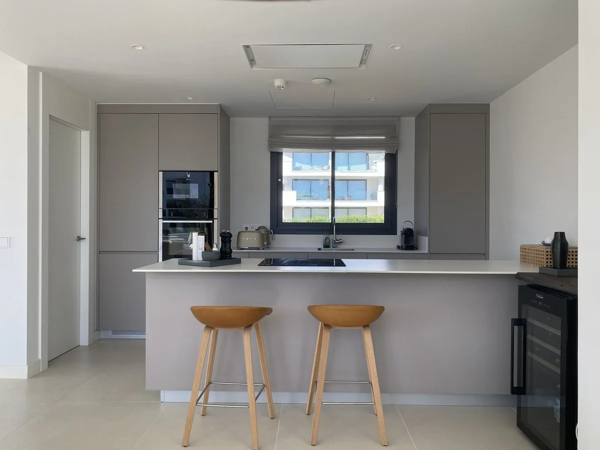 c0133878-78b2-4ed8-8328-7892a248cafd