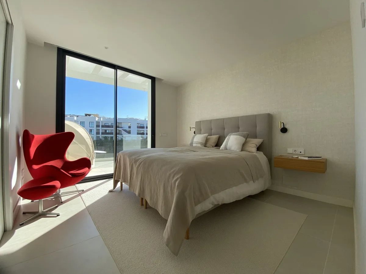 c2a9c5f5-167e-498f-9847-56cc8155f201