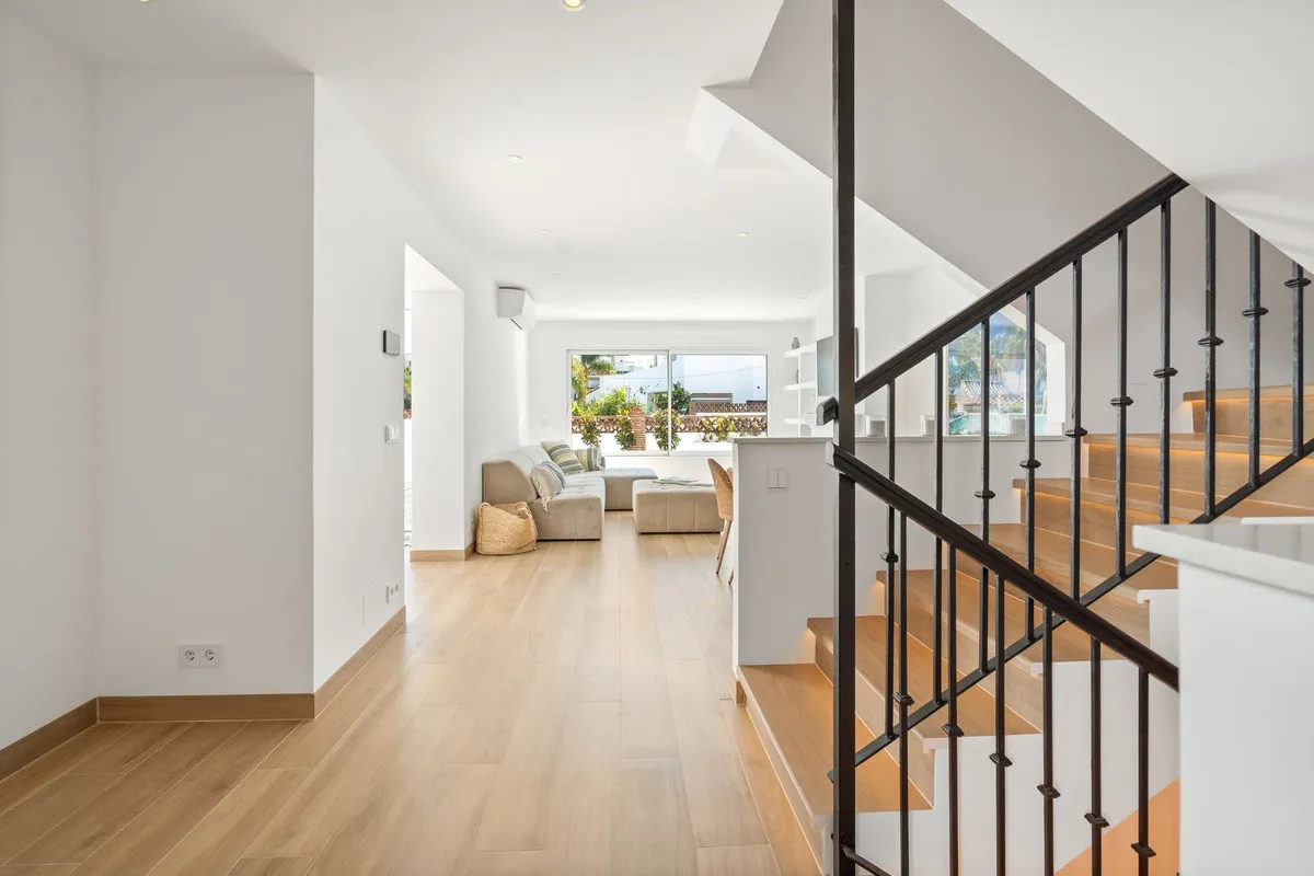 2cfa360a-d817-4d6e-9812-a4fcee130ebb