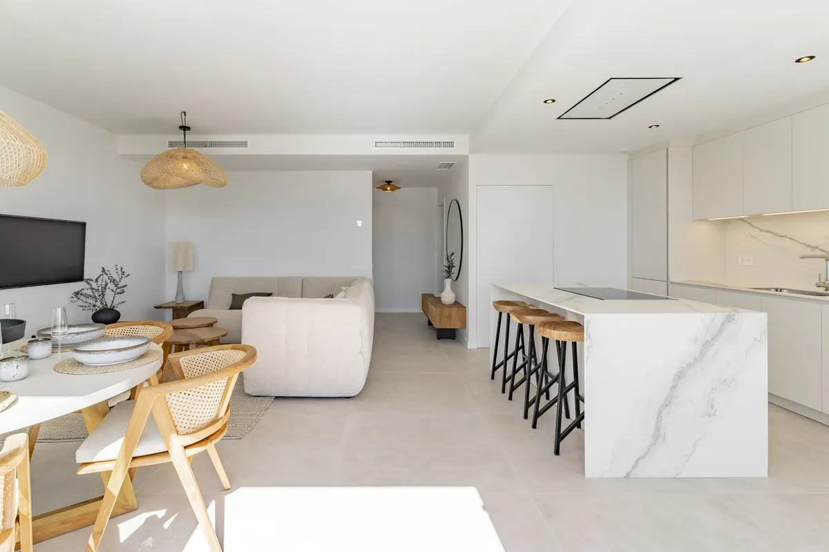 1098d893-8343-46e0-a44d-135c70cc5a72