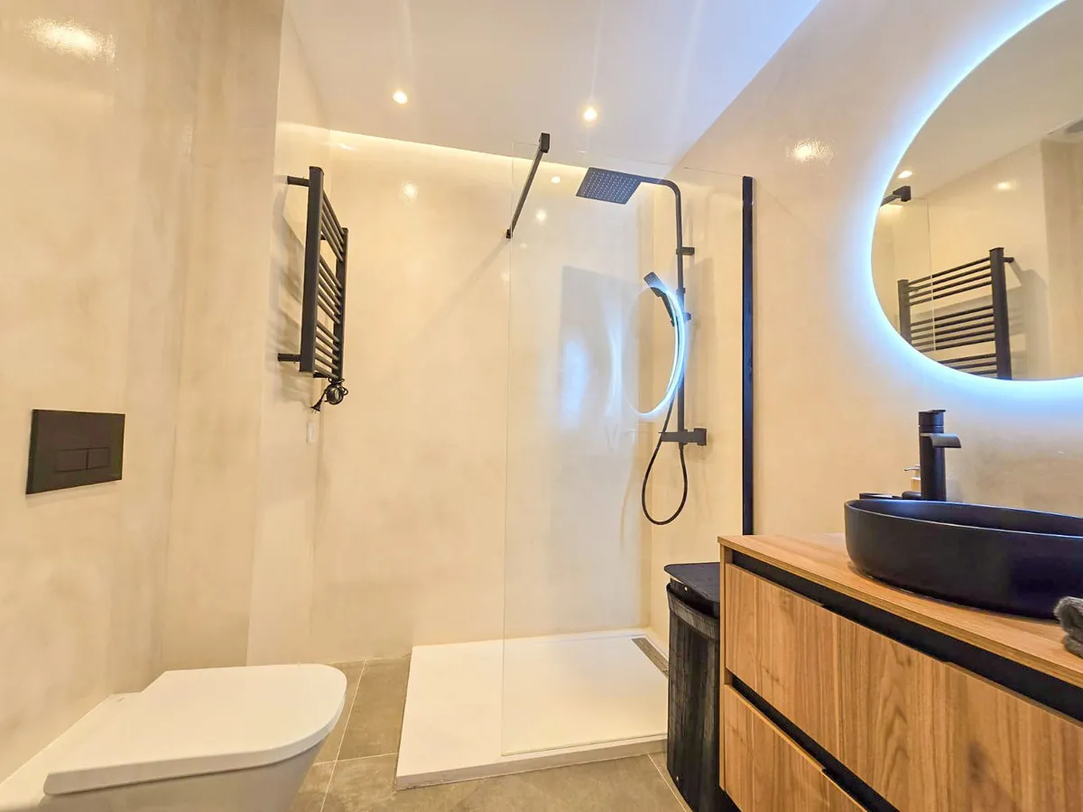 21bd6168-7dc1-41d1-b1f9-e5def5f07d5c