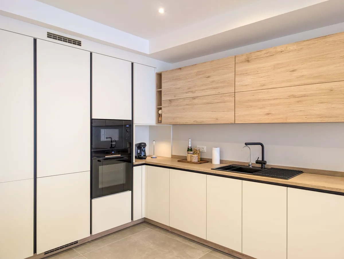 69893138-5eeb-44c2-ab6e-f5b3d1e74b95