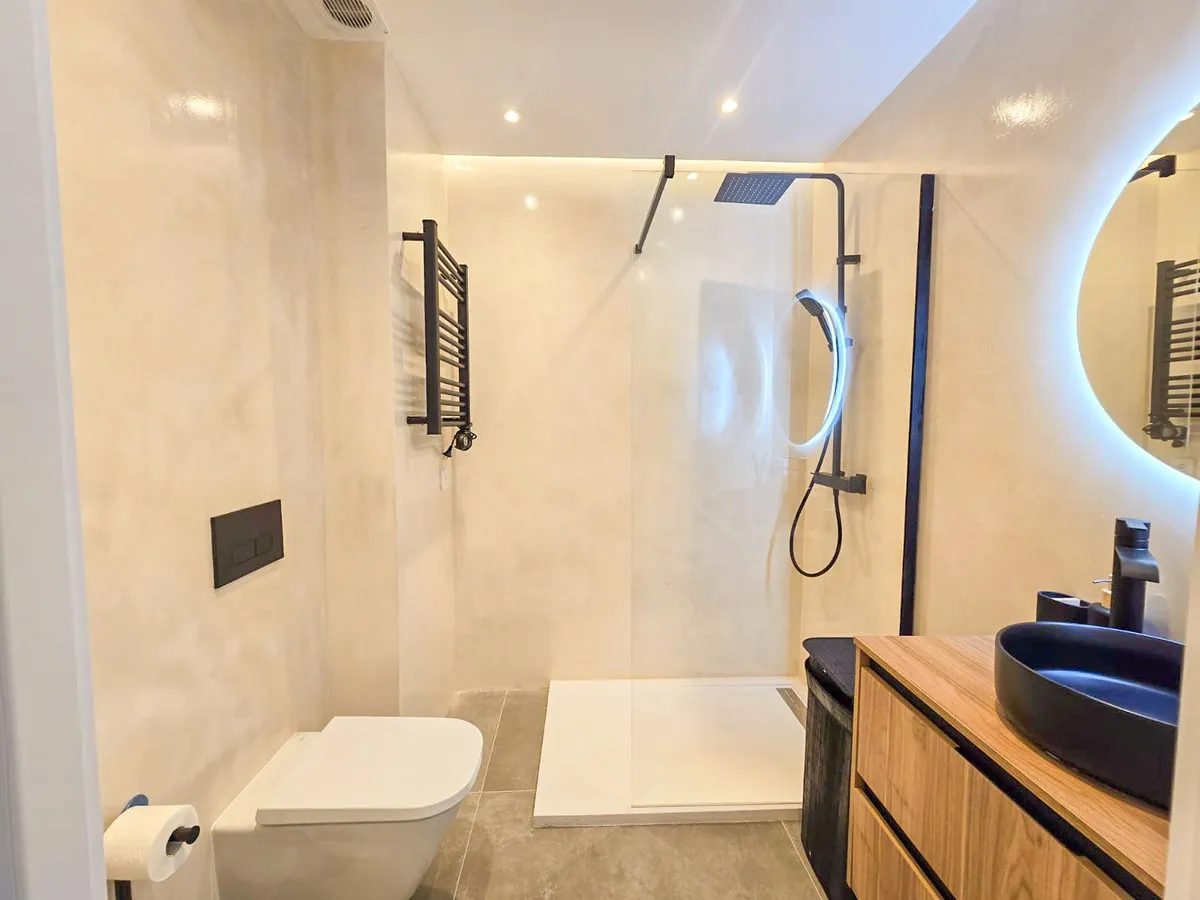 8bc060f2-2362-4fce-8068-1afcf67f92f5