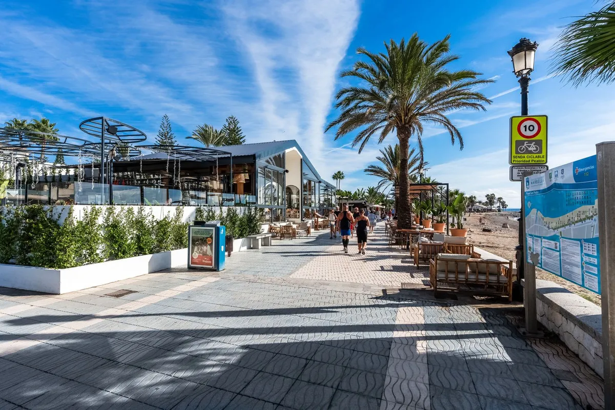 e38dd363-4b9d-472f-8aa1-9013b7af8256